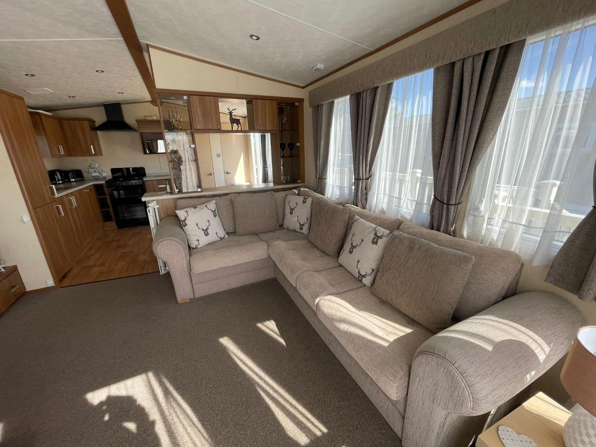 6 Berth Caravan With Decking At Manor Park In Hunstanton Ref 23017H Exterior photo